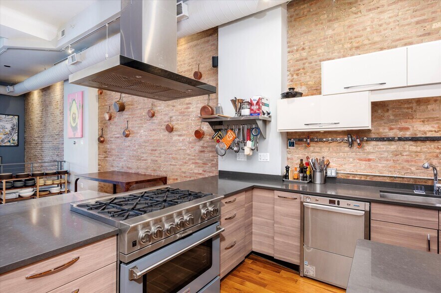 More Photos Of 7322 Madison Ave, Forest Park Storefront Retail Residential For Sale