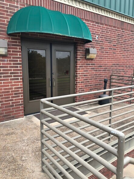 More Photos Of 6302 W Broadway St, Pearland Medical For Lease