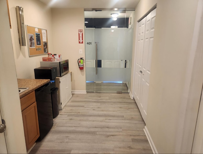 More Photos Of 22196 Three Notch Rd, Lexington Park Office For Lease