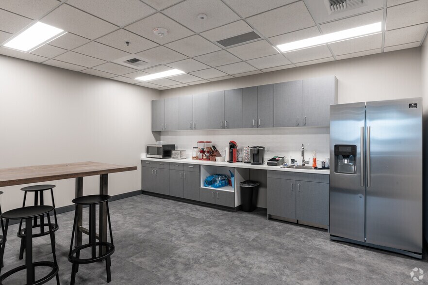 More Photos Of 909 A St, Tacoma Office For Lease