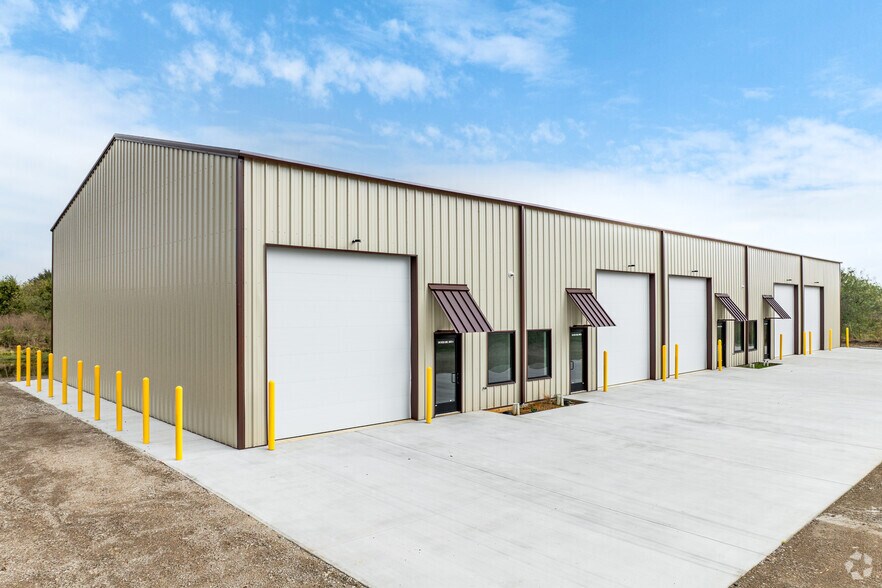 More Photos Of 545 Reed Ln, Gunter Unknown For Lease