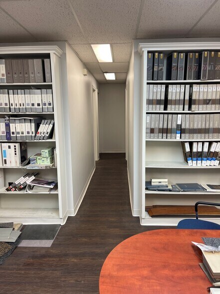 More Photos Of 100 Weymouth St, Rockland Warehouse For Lease