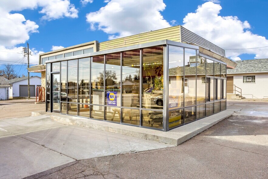 More Photos Of 1822 Logan Ave, Cheyenne Service For Sale