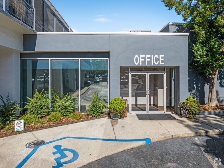 More Photos Of 951 18th St S, Birmingham Apartments For Lease