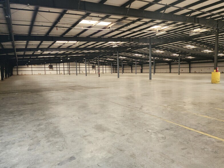 More Photos Of 3054 Fork Shoals Rd, Simpsonville Warehouse For Lease
