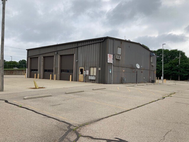 More Photos Of 110 Leffel Ln, Springfield Service For Lease