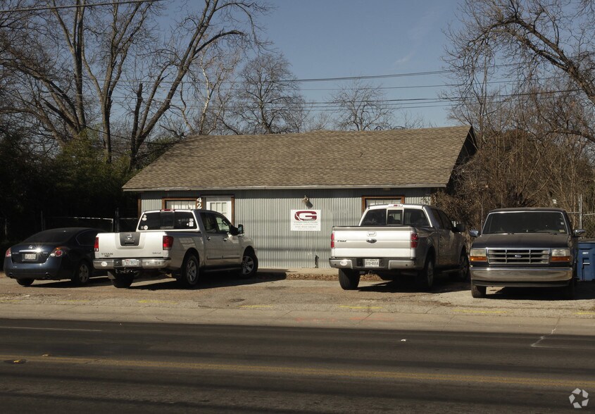 More Photos Of 4208 S 1st St, Austin Warehouse For Lease