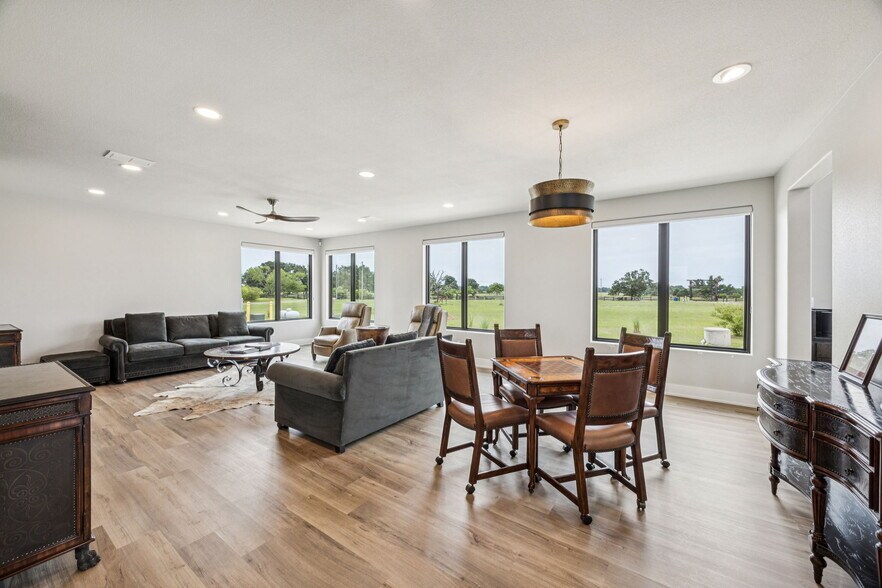 More Photos Of 863 VZ County Road 1508, Van Airplane Hangar For Sale