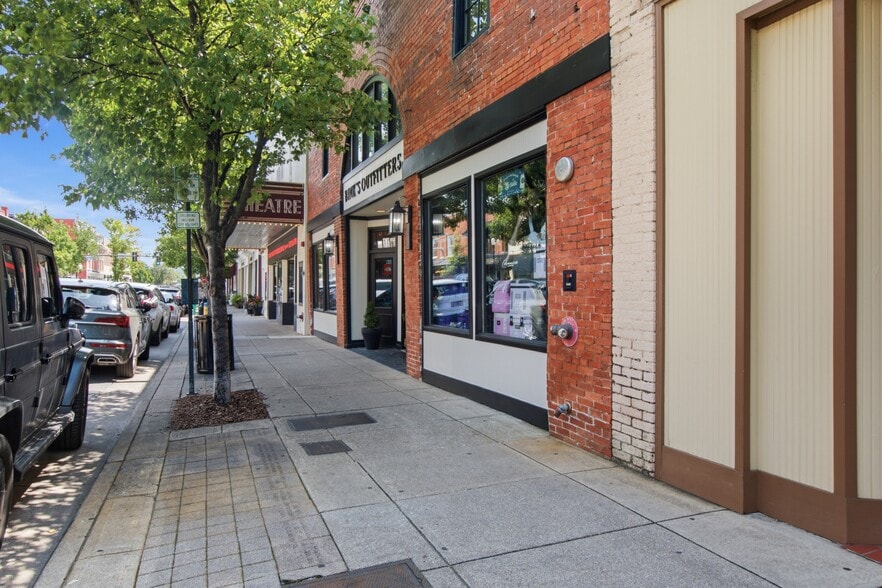 More Photos Of 421 Main St, Franklin Storefront Retail Office For Lease