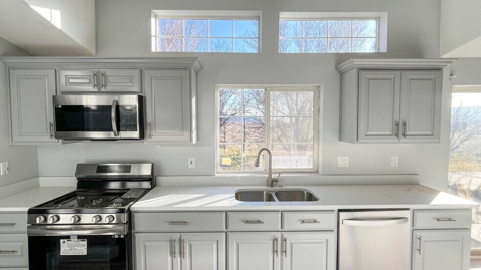 More Photos Of 5561 W 3600 S, Cedar City Specialty For Sale