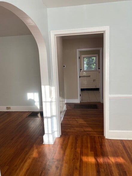 More Photos Of 5560 Jonesboro Rd, Lake City Office For Sale