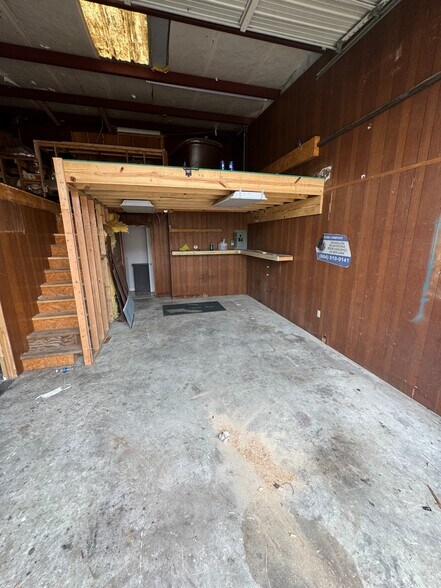 More Photos Of 568 Bypass 72 NW, Greenwood Freestanding For Sale