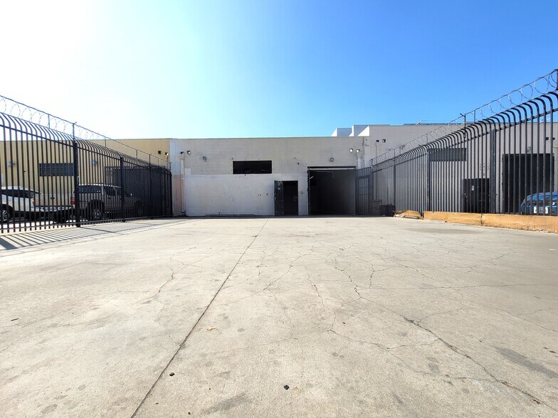 More Photos Of 757 E 14th Pl, Los Angeles Warehouse For Sale