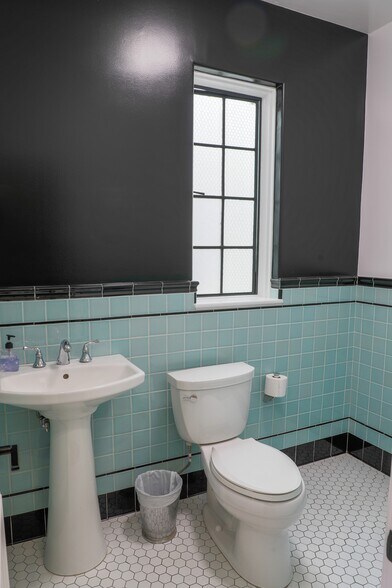 More Photos Of 1138-1140 Westwood Blvd, Los Angeles Storefront Retail Office For Lease