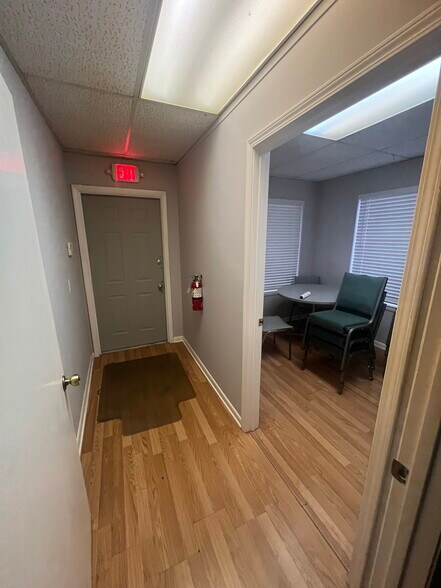 More Photos Of 167 Belle Forest Cir, Nashville Office For Lease