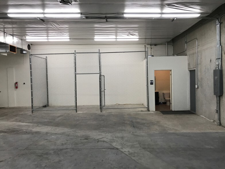 More Photos Of 2712 S 3600 W, Salt Lake City Showroom For Lease