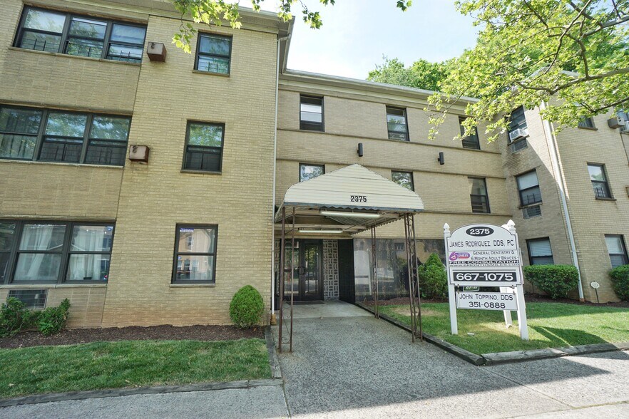 Primary Photo Of 2375 Richmond Rd, Staten Island Office Residential For Lease