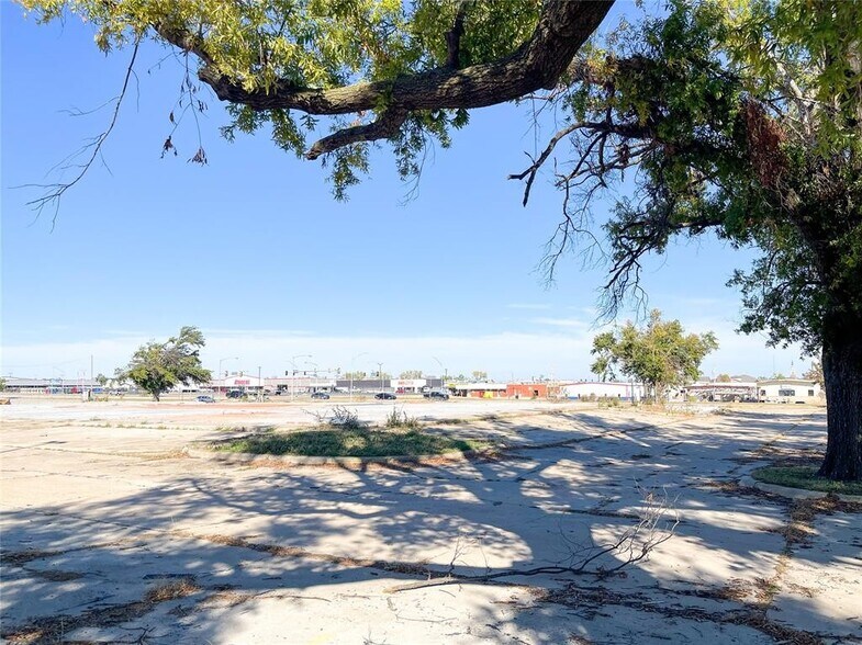 More Photos Of 623 Kickapoo Spur St, Shawnee Land For Sale