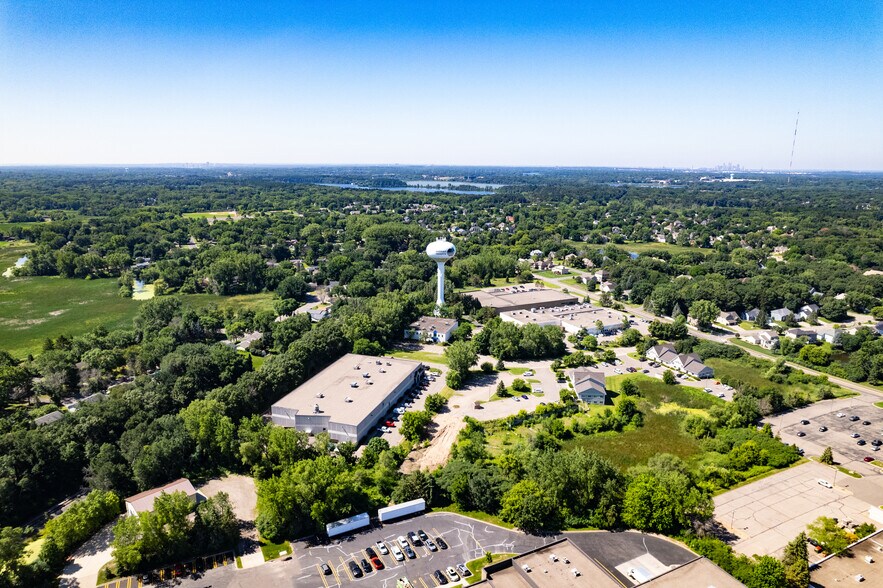 More Photos Of 400 Commerce Ct, Vadnais Heights Manufacturing For Sale
