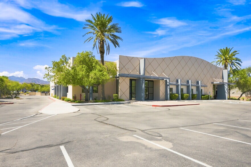 More Photos Of 2701 Crimson Canyon Dr, Las Vegas Light Manufacturing For Sale