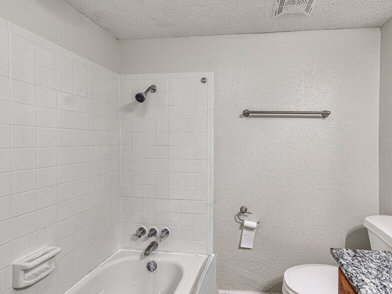 More Photos Of 7404 Lyrewood Ln, Oklahoma City Apartments For Sale