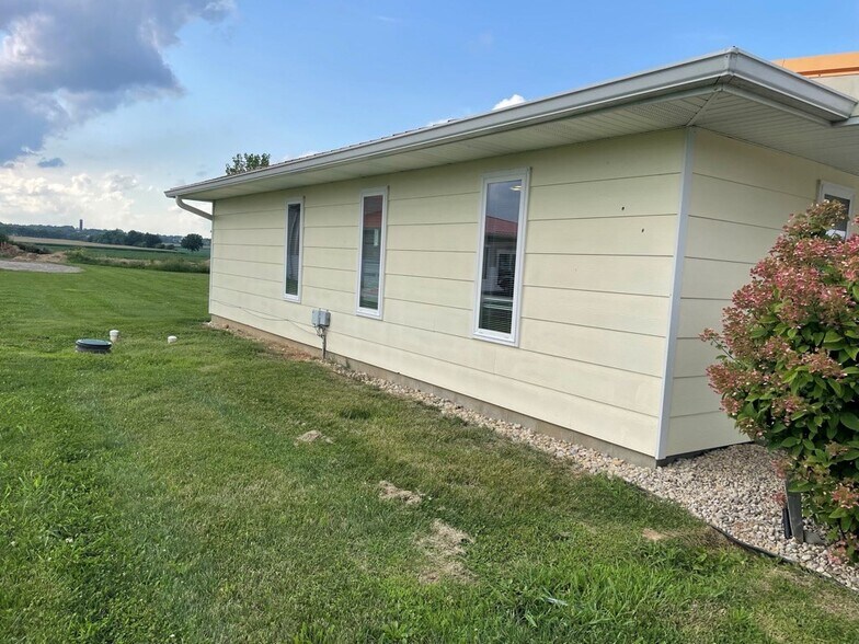 More Photos Of 290 N 2nd St, Frankfort Restaurant For Sale