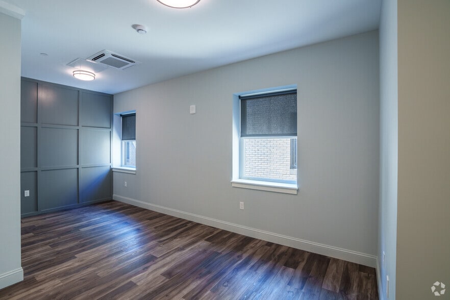 More Photos Of 25 Lowell St, Manchester Apartments For Lease