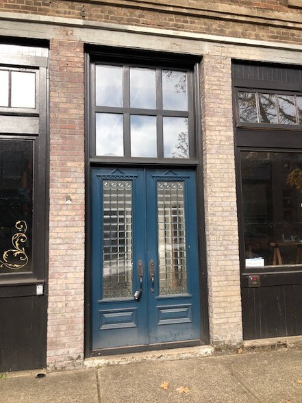 More Photos Of 522 E Main St, Cottage Grove Storefront Retail Residential For Lease