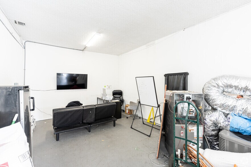 More Photos Of 249 S Federal Hwy, Dania Storefront Retail Office For Sale