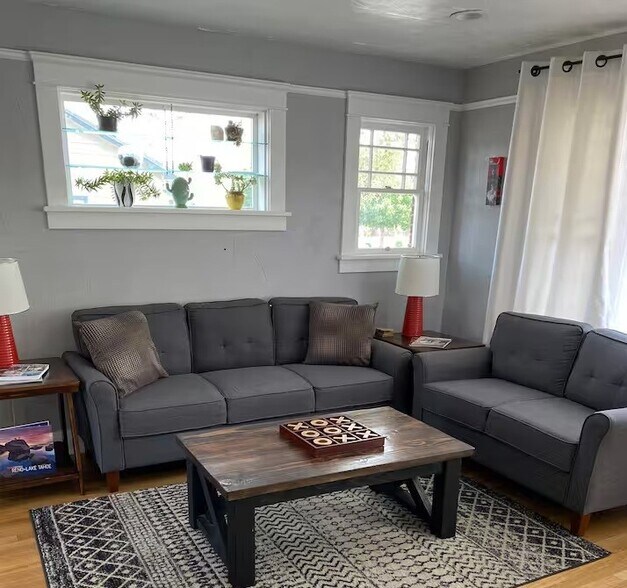 More Photos Of 127 E Pueblo St, Reno Office For Sale
