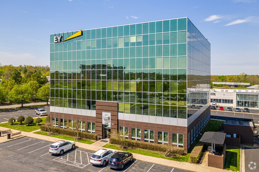 Primary Photo Of 5417 Pinnacle Point Dr, Rogers Office For Lease