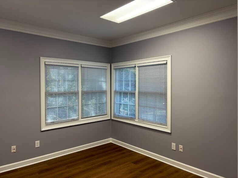 More Photos Of 701-704 Bombay Ln, Roswell Office For Lease