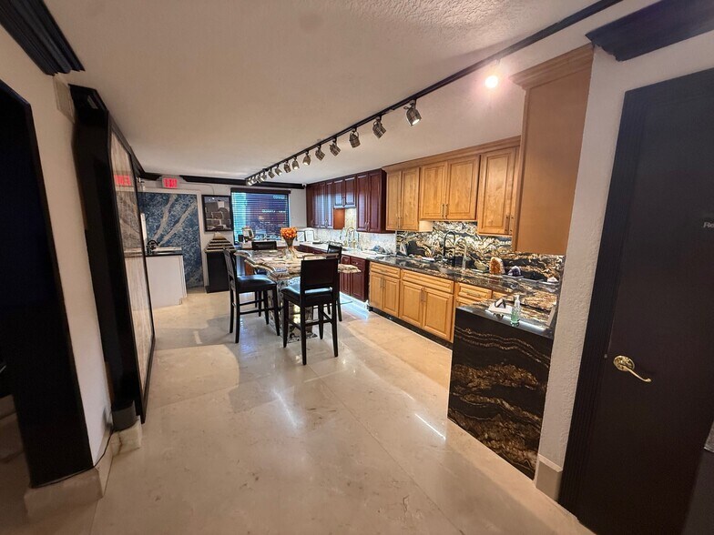 More Photos Of 990 NW 13th Ter, Fort Lauderdale Warehouse For Sale