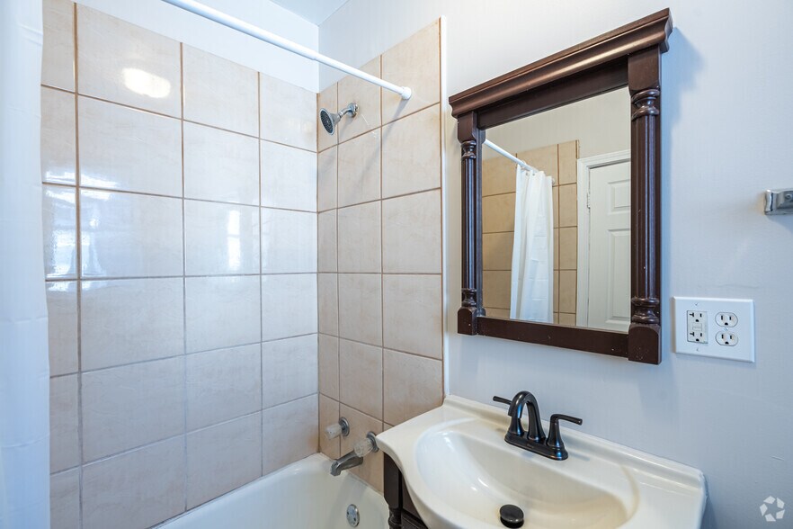 More Photos Of 7526-7536 S Colfax Ave, Chicago Apartments For Sale