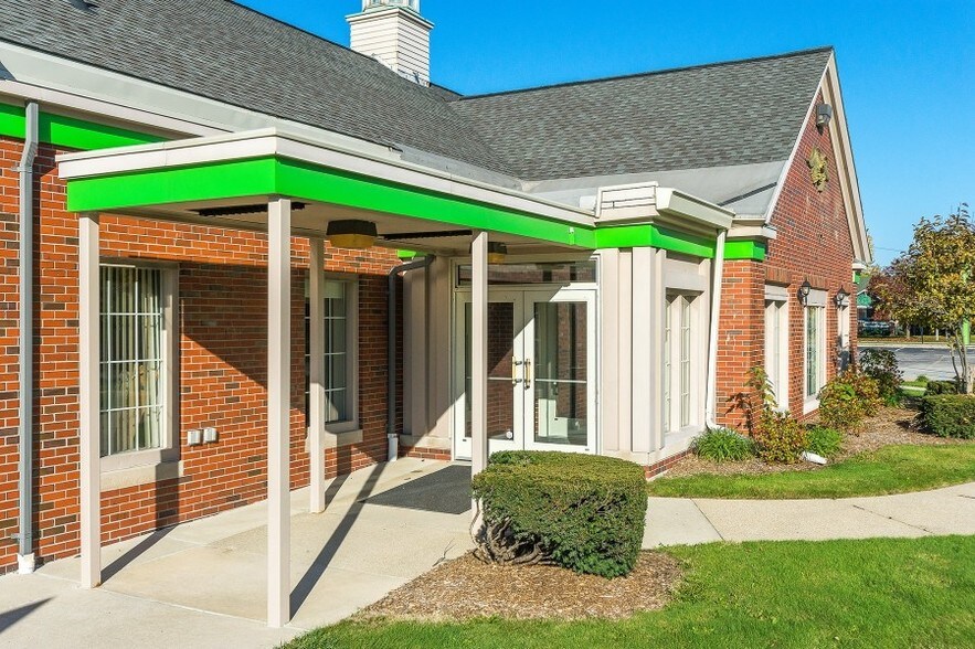 More Photos Of 1617 23rd St, Port Huron Bank For Sale