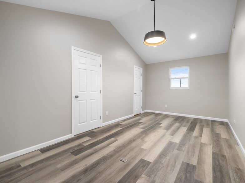 More Photos Of 3261 New Bern Hwy, Jacksonville Light Distribution For Sale