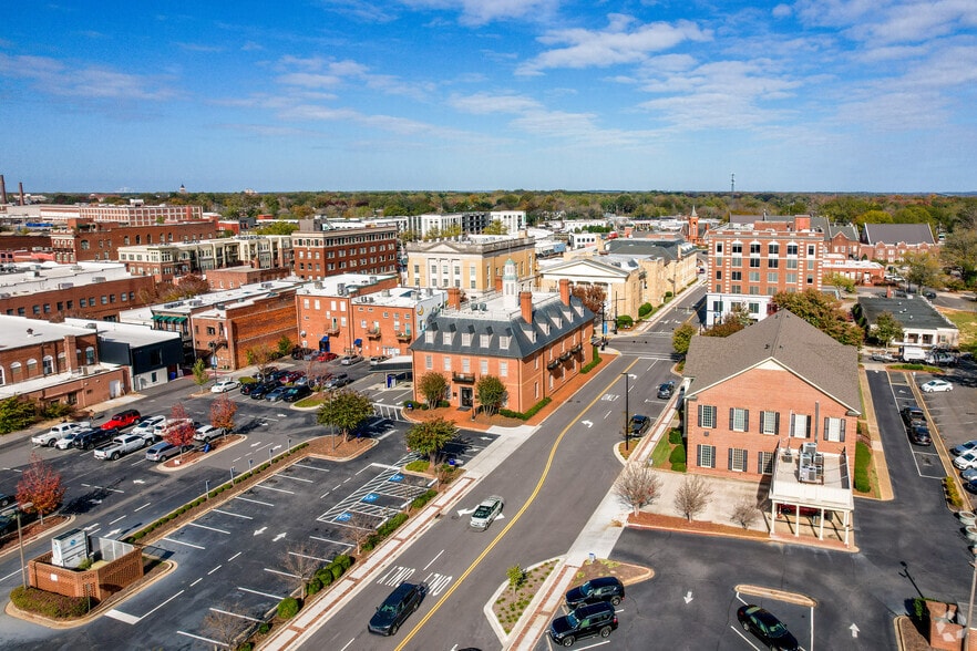 More Photos Of 222 E Main St, Rock Hill Bank For Lease