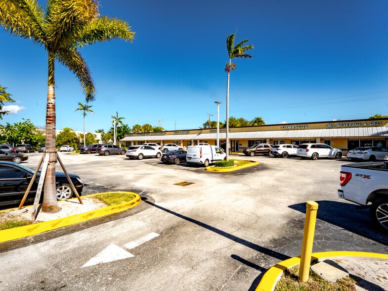 More Photos Of 1920 NW Boca Raton Blvd, Boca Raton Unknown For Lease