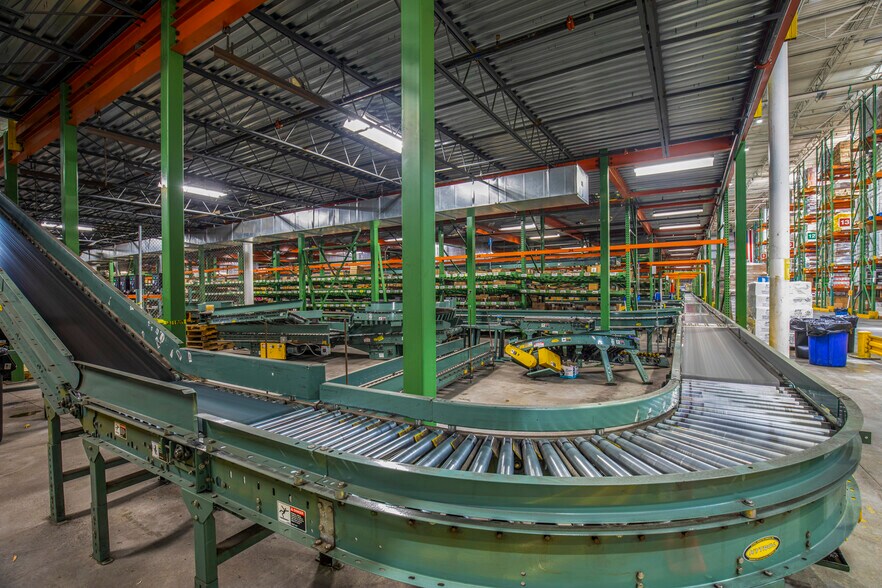 More Photos Of 4055 Deerpark Blvd S, Elkton Warehouse For Lease