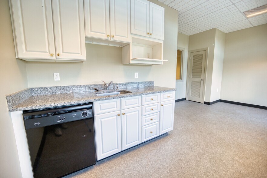 More Photos Of 1521-1569 Postal Rd, Chester Unknown For Lease