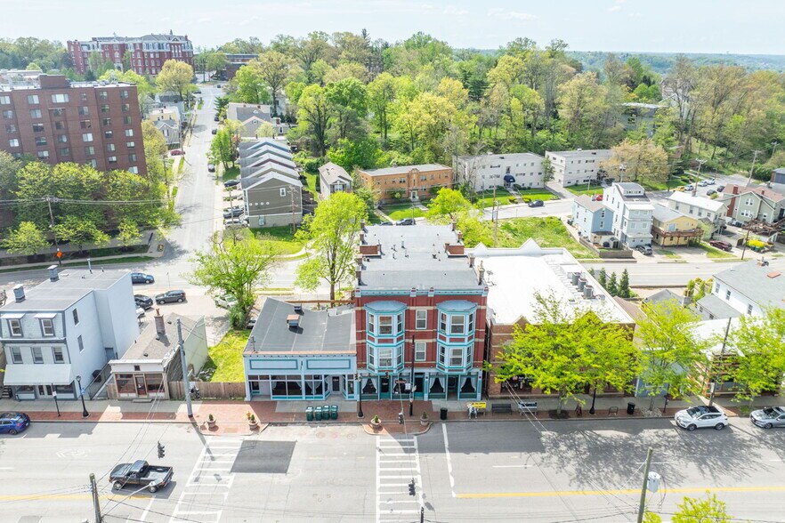 More Photos Of 2015 Madison rd, Cincinnati Storefront Retail Residential For Lease