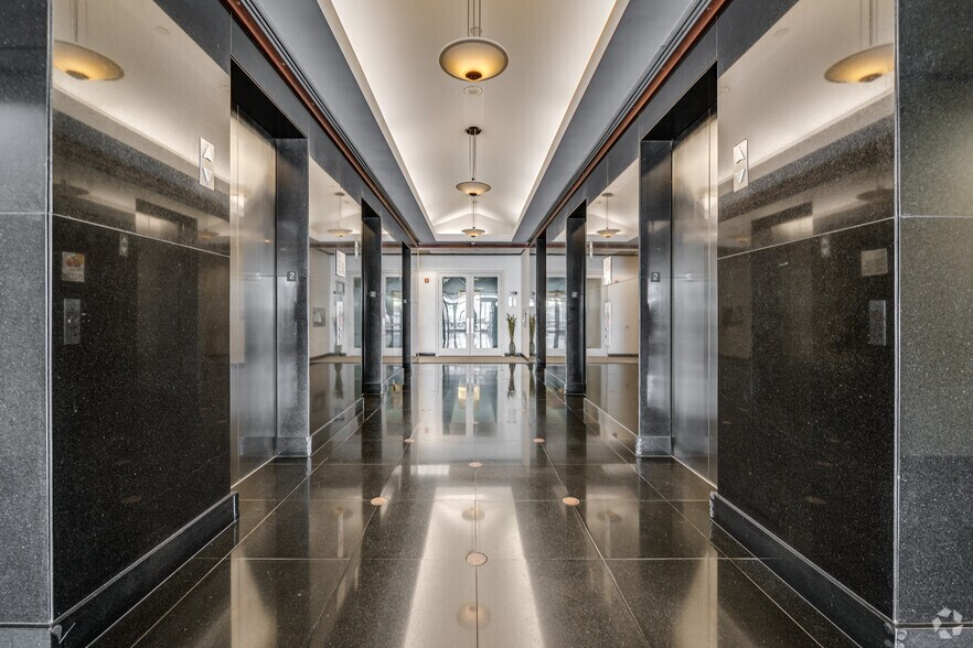 More Photos Of 100 Glenborough Dr, Houston Office For Lease
