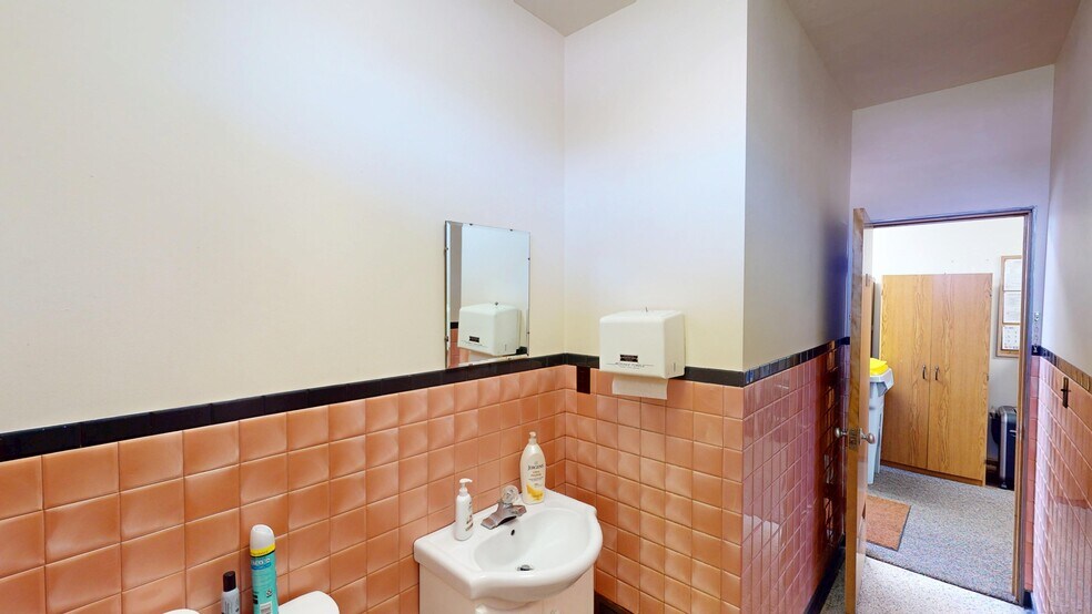 More Photos Of 22766 S Main St, Ettrick Office For Sale