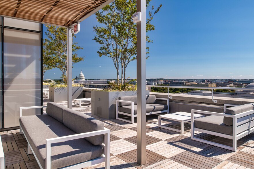 More Photos Of 601 Pennsylvania Ave NW, Washington Office For Lease