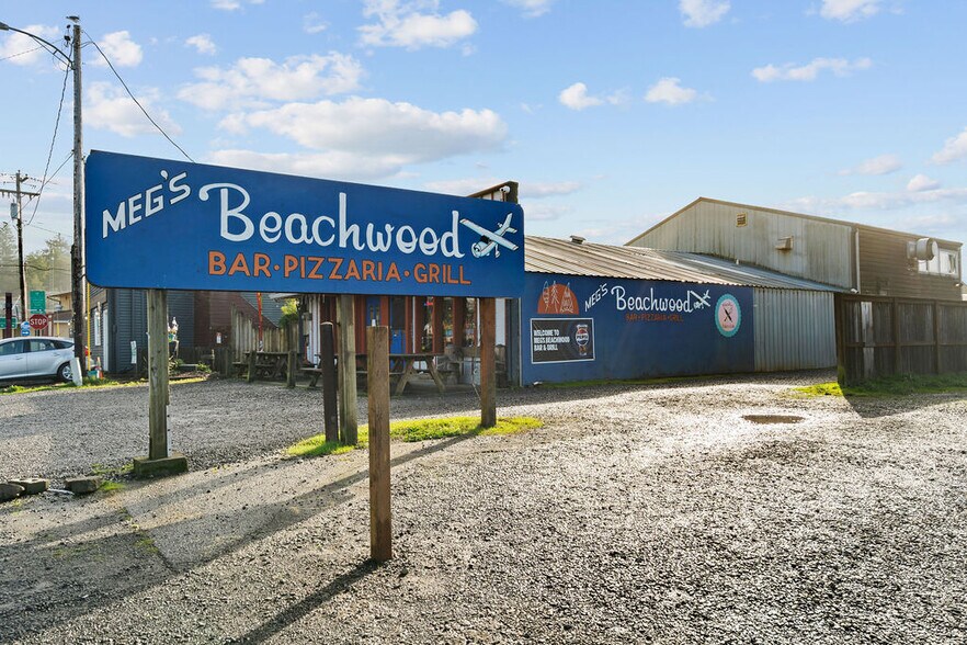 More Photos Of 6425 Pacific Ave, Cloverdale General Retail For Sale