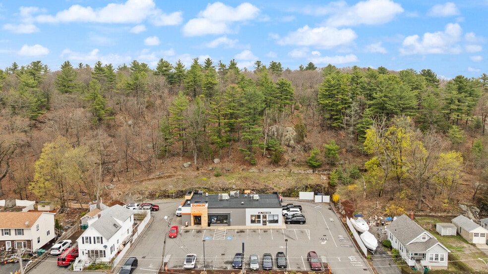 More Photos Of 577 Walnut St, Lynn Freestanding For Lease