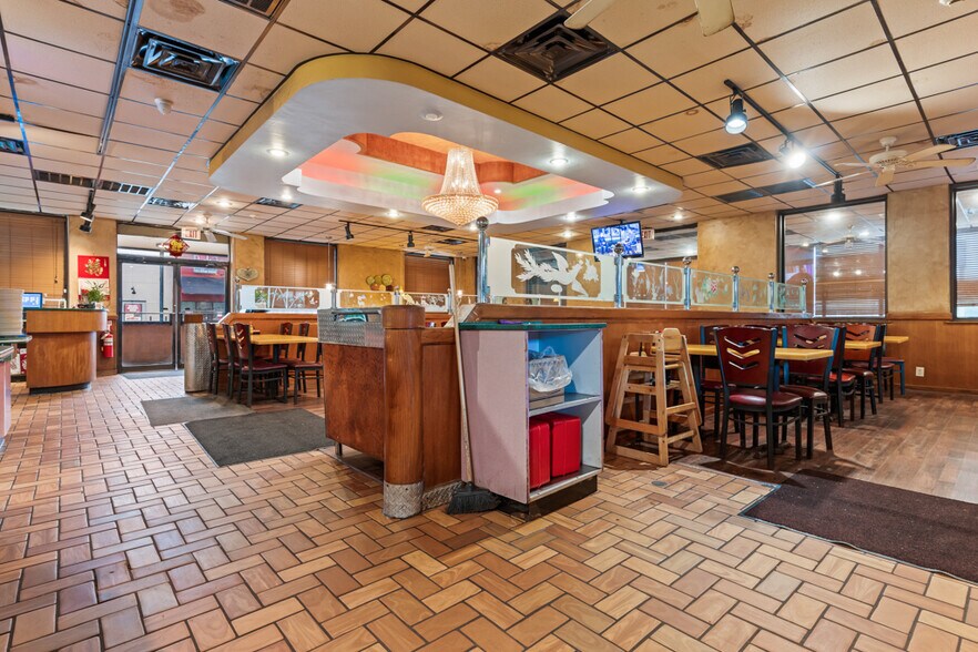 More Photos Of 509 US Highway 271 N, Gilmer Flex For Sale