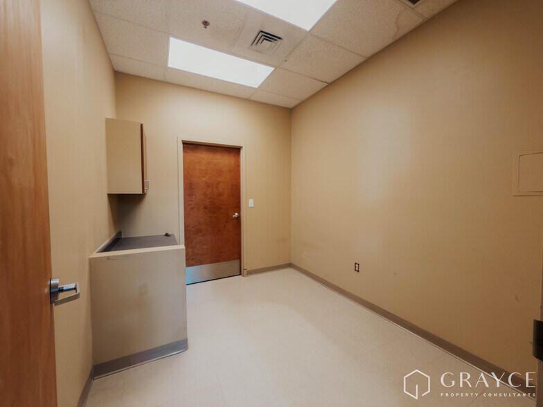 More Photos Of 4301 N Mesa St, El Paso Medical For Lease