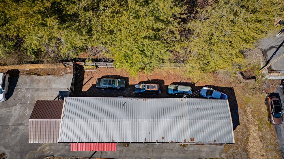 More Photos Of 710 Volunteer Pky, Bristol Storefront Retail Office For Sale