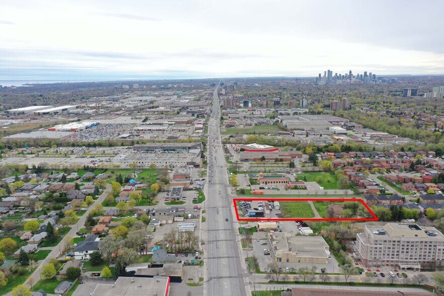 More Photos Of 1721 Dundas St E, Mississauga Land For Sale